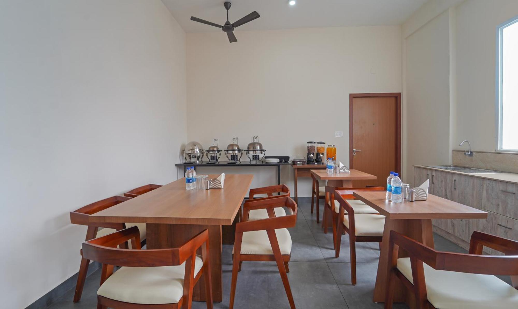 Itsy Hotels Avani Stays, Vyttila, Kochi Exterior foto