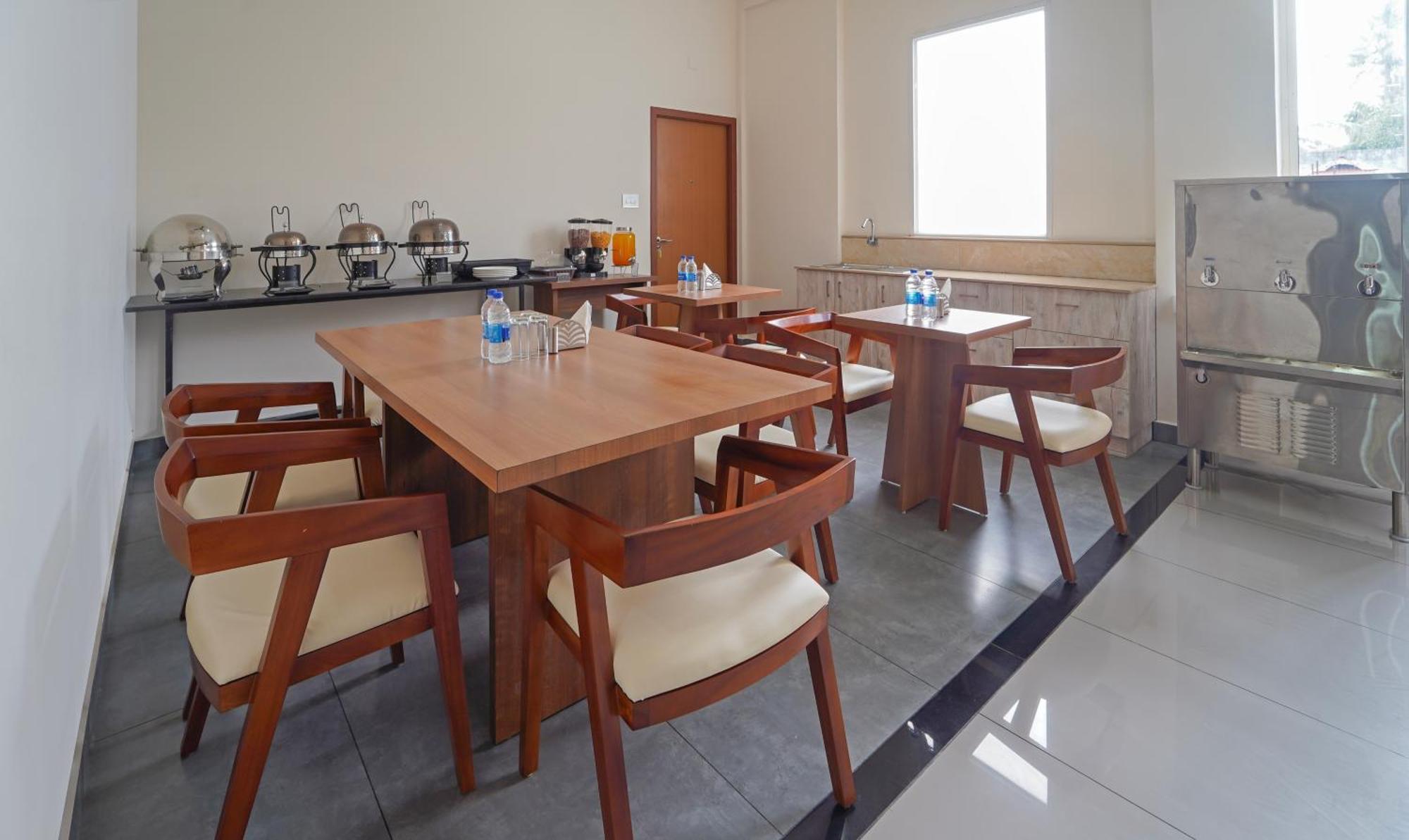 Itsy Hotels Avani Stays, Vyttila, Kochi Exterior foto