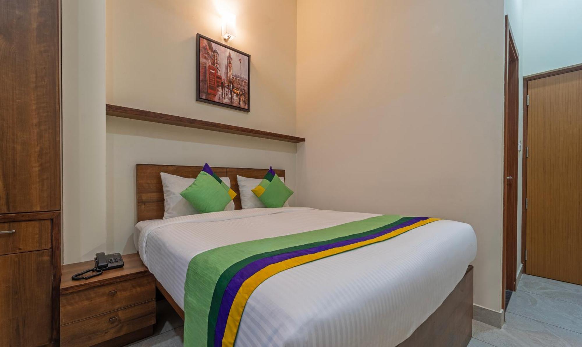 Itsy Hotels Avani Stays, Vyttila, Kochi Exterior foto