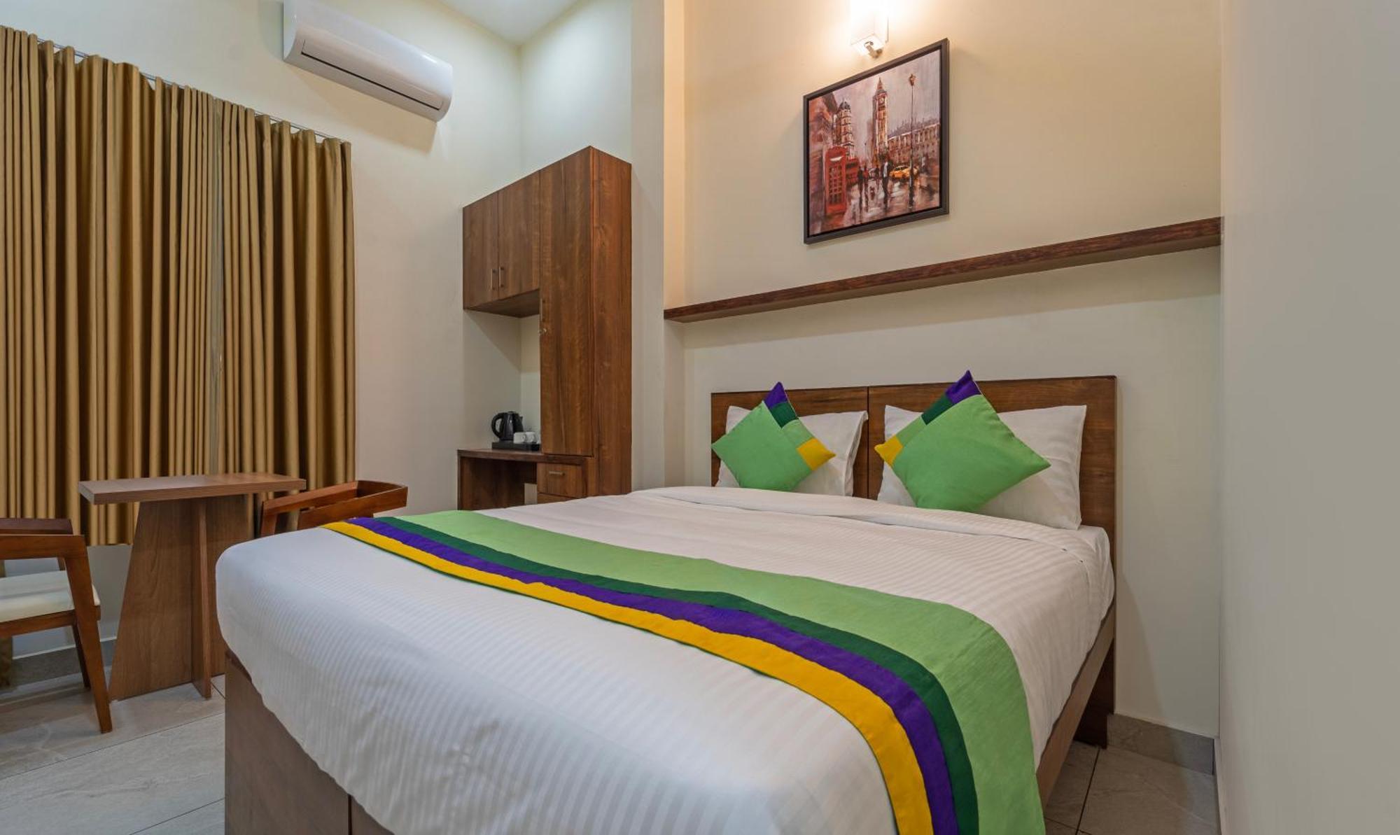 Itsy Hotels Avani Stays, Vyttila, Kochi Exterior foto