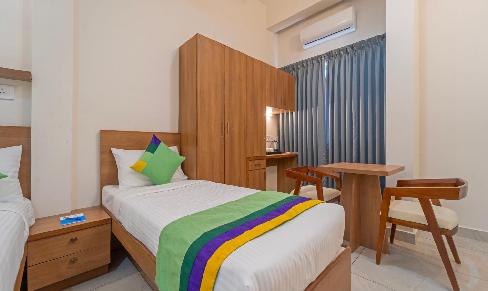 Itsy Hotels Avani Stays, Vyttila, Kochi Exterior foto